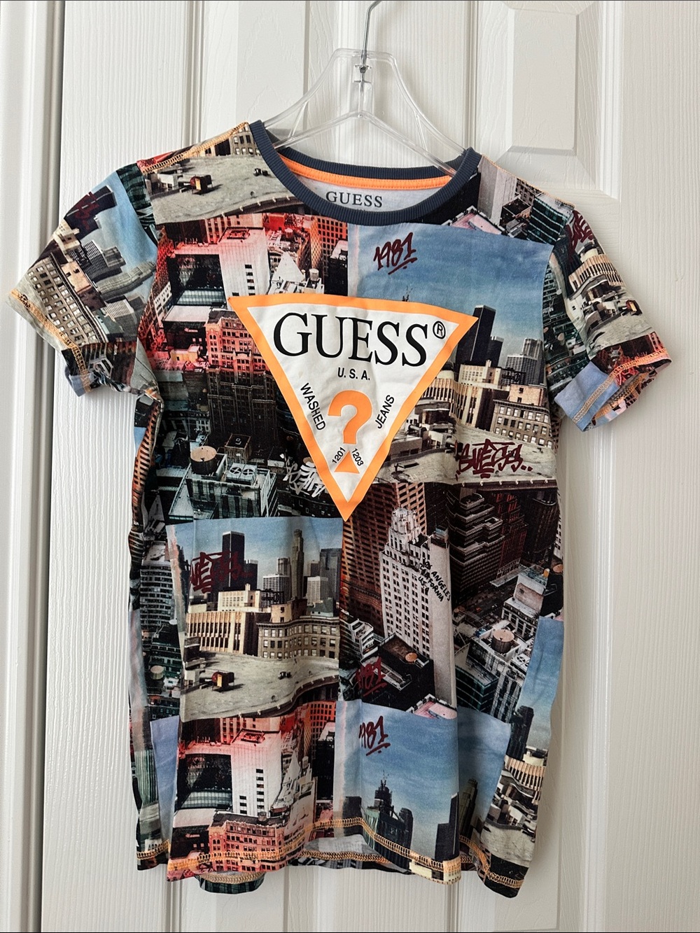 GUESS Multicolor Cityscape Logo Short Sleeve Tee